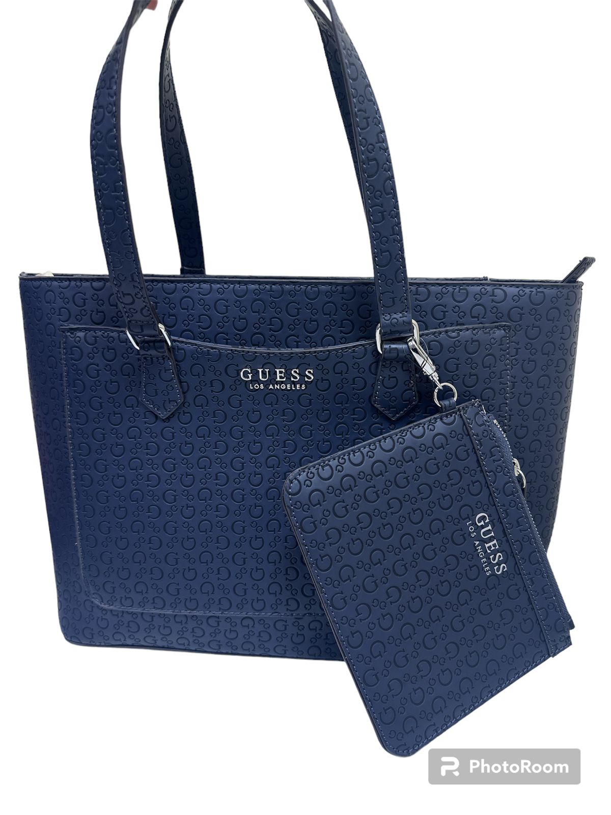 CARTERA GUESS CON CARTERA DE MANO TONO AZUL OSCURO CON MONOGRAMA LIGERO DE GUESS