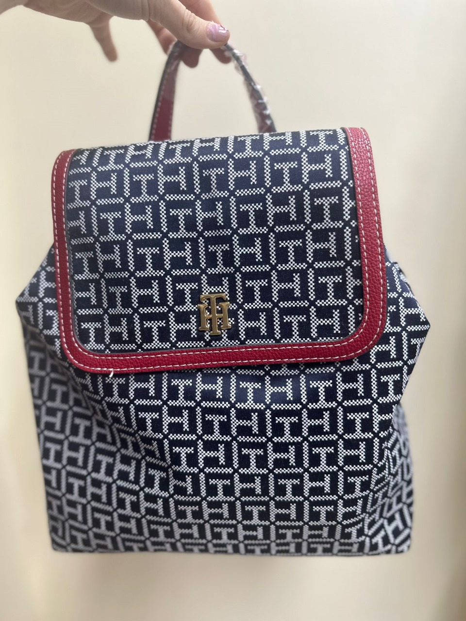 MOCHILA AZUL MARINO/ROJO/BLANCO DE TELA CON MONOGRAMA TOMMY